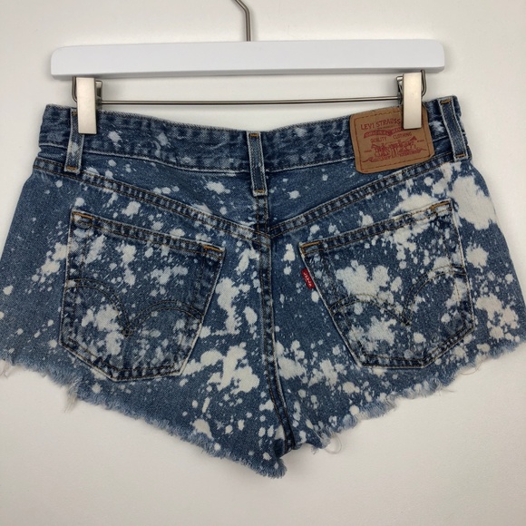 Levi's Bleached Cut Off Jean Shorts - Picture 2 of 7